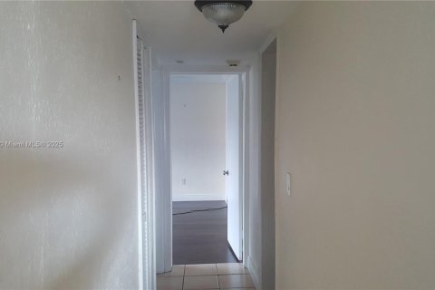 Condominio en alquiler en North Miami Beach, Florida, 2 dormitorios, 126.53 m2 № 1875511 - foto 6