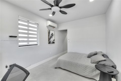 Casa en alquiler en Miami, Florida, 3 dormitorios, 108.23 m2 № 2012401 - foto 15