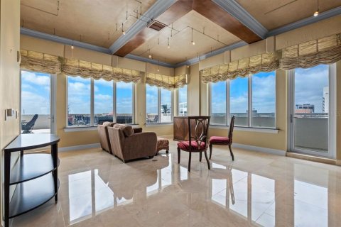 Condominio en venta en Orlando, Florida, 3 dormitorios, 394.28 m2 № 1613186 - foto 15