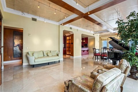 Condominio en venta en Orlando, Florida, 3 dormitorios, 394.28 m2 № 1613186 - foto 6
