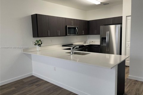 Снять в аренду кондоминиум в Майами, Флорида 3 спальни, 128.58м2, № 2005353 - фото 6