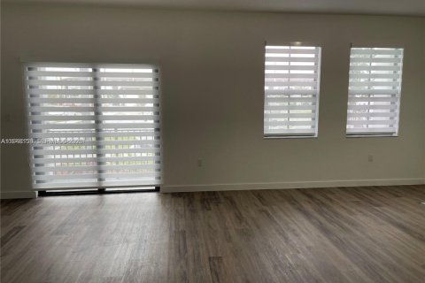 Снять в аренду кондоминиум в Майами, Флорида 3 спальни, 128.58м2, № 2005353 - фото 15