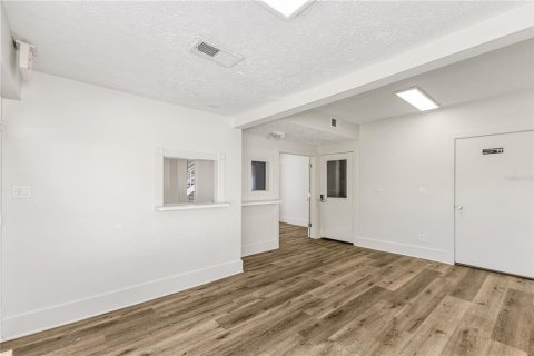 Commercial property in Orlando, Florida 187.11 sq.m. № 1527580 - photo 15