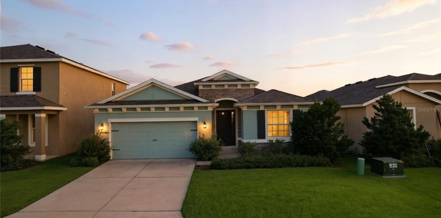Casa en Ocala, Florida 4 dormitorios, 190.73 m2 № 1908314
