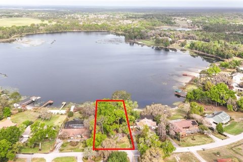 Casa en Umatilla, Florida 4 dormitorios, 232.07 m2 № 2141258