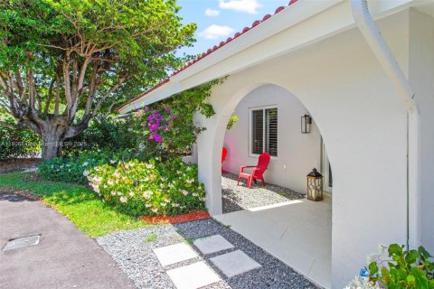 Casa en venta en Palmetto Bay, Florida, 4 dormitorios, 215.9 m2 № 1756660 - foto 11