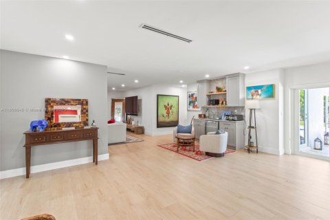 Casa en venta en Palmetto Bay, Florida, 4 dormitorios, 215.9 m2 № 1756660 - foto 13