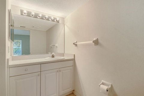Condo in Sarasota, Florida, 2 bedrooms  № 1685441 - photo 22