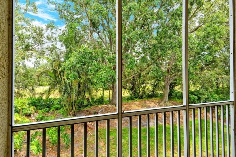 Condo in Sarasota, Florida, 2 bedrooms  № 1685441 - photo 12