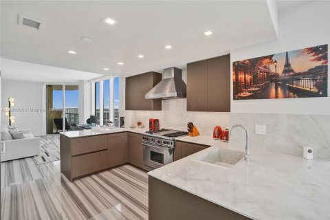Copropriété à louer à Sunny Isles Beach, Floride: 4 chambres, 254.18 m2 № 1946858 - photo 12