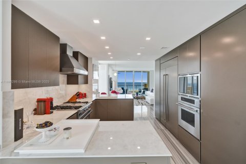 Copropriété à louer à Sunny Isles Beach, Floride: 4 chambres, 254.18 m2 № 1946858 - photo 13