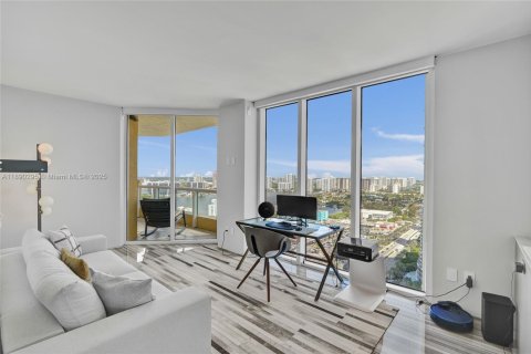 Copropriété à louer à Sunny Isles Beach, Floride: 4 chambres, 254.18 m2 № 1946858 - photo 18