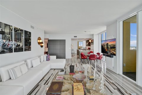 Copropriété à louer à Sunny Isles Beach, Floride: 4 chambres, 254.18 m2 № 1946858 - photo 5