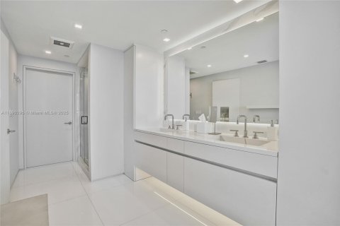 Copropriété à louer à Sunny Isles Beach, Floride: 4 chambres, 254.18 m2 № 1946858 - photo 25