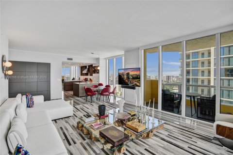 Copropriété à louer à Sunny Isles Beach, Floride: 4 chambres, 254.18 m2 № 1946858 - photo 7