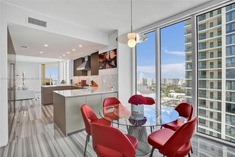 Copropriété à louer à Sunny Isles Beach, Floride: 4 chambres, 254.18 m2 № 1946858 - photo 8
