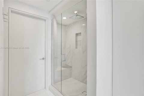Copropriété à louer à Sunny Isles Beach, Floride: 4 chambres, 254.18 m2 № 1946858 - photo 26