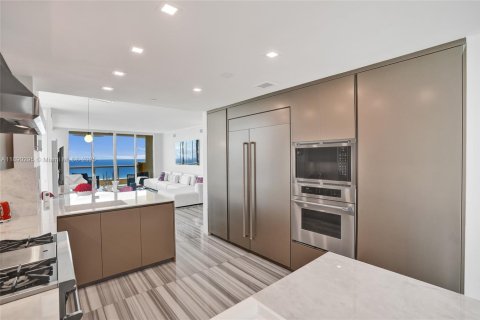 Copropriété à louer à Sunny Isles Beach, Floride: 4 chambres, 254.18 m2 № 1946858 - photo 14