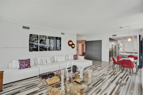 Copropriété à louer à Sunny Isles Beach, Floride: 4 chambres, 254.18 m2 № 1946858 - photo 6