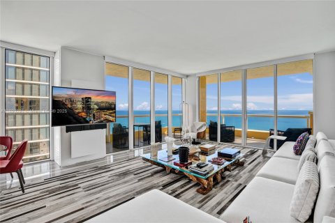 Copropriété à louer à Sunny Isles Beach, Floride: 4 chambres, 254.18 m2 № 1946858 - photo 3