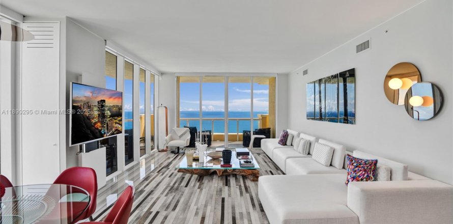 Condo à Sunny Isles Beach, Floride, 4 chambres  № 1946858