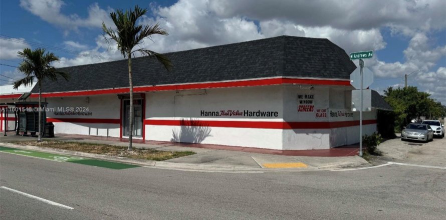 Commercial property in Oakland Park, Florida № 1963086