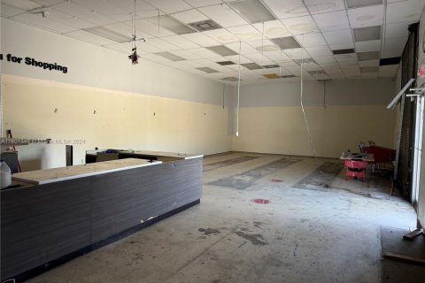 Commercial property in Oakland Park, Florida № 1963086 - photo 18