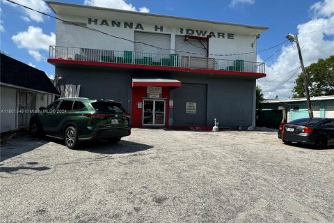 Commercial property in Oakland Park, Florida № 1963086 - photo 4