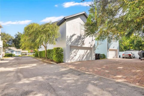 House in Orlando, Florida 3 bedrooms, 182.46 sq.m. № 2378070 - photo 25