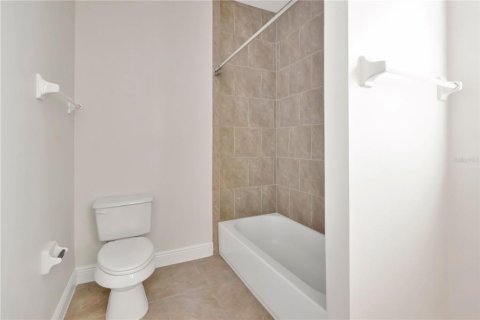 House in Orlando, Florida 3 bedrooms, 182.46 sq.m. № 2378070 - photo 17