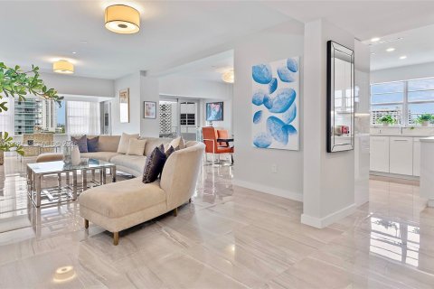 Condominio en alquiler en Miami Beach, Florida, 2 dormitorios, 166.3 m2 № 2085960 - foto 3