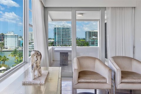 Condominio en alquiler en Miami Beach, Florida, 2 dormitorios, 166.3 m2 № 2085960 - foto 6