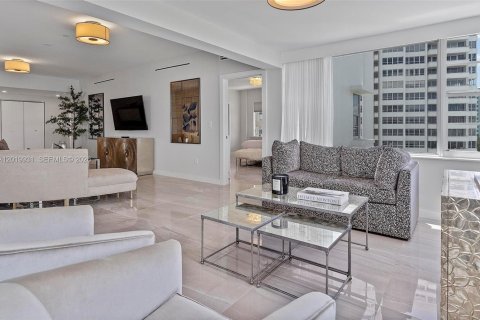 Condominio en alquiler en Miami Beach, Florida, 2 dormitorios, 166.3 m2 № 2085960 - foto 21