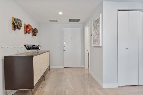 Condominio en alquiler en Miami Beach, Florida, 2 dormitorios, 166.3 m2 № 2085960 - foto 29