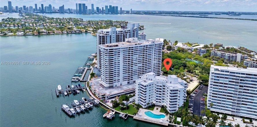 Condominio en Miami Beach, Florida, 2 dormitorios  № 2085960