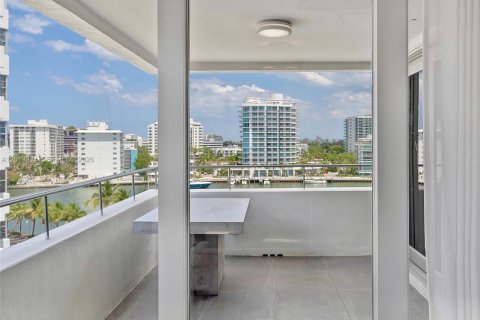 Condominio en alquiler en Miami Beach, Florida, 2 dormitorios, 166.3 m2 № 2085960 - foto 7