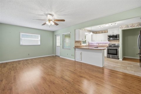 House in Ocala, Florida 2 bedrooms, 145.95 sq.m. № 2098300 - photo 3