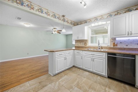 House in Ocala, Florida 2 bedrooms, 145.95 sq.m. № 2098300 - photo 18