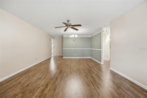 House in Ocala, Florida 2 bedrooms, 145.95 sq.m. № 2098300 - photo 13
