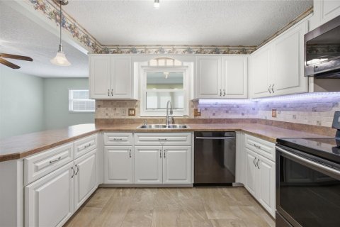 House in Ocala, Florida 2 bedrooms, 145.95 sq.m. № 2098300 - photo 19