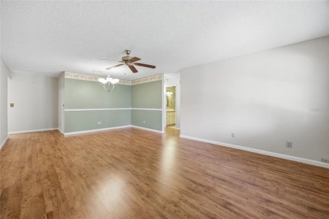 House in Ocala, Florida 2 bedrooms, 145.95 sq.m. № 2098300 - photo 11