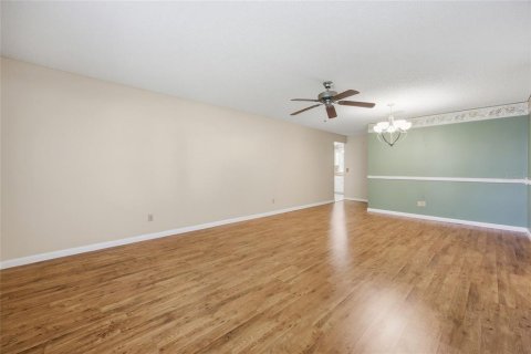 House in Ocala, Florida 2 bedrooms, 145.95 sq.m. № 2098300 - photo 14