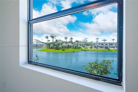 Townhouse in Dania Beach, Florida 3 bedrooms, 152.45 sq.m. № 1932283 - photo 20