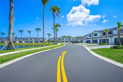 Townhouse in Dania Beach, Florida 3 bedrooms, 152.45 sq.m. № 1932283 - photo 10