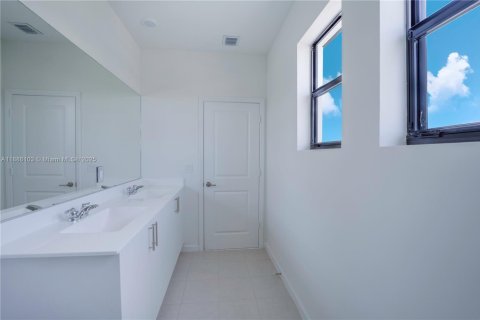 Townhouse in Dania Beach, Florida 3 bedrooms, 152.45 sq.m. № 1932283 - photo 26