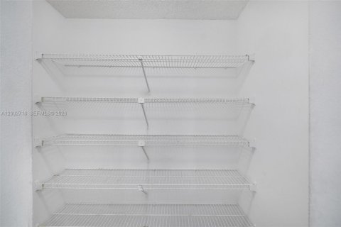 Купить кондоминиум в Майами, Флорида 2 спальни, 78.78м2, № 2069407 - фото 9