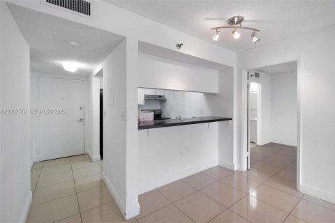 Купить кондоминиум в Майами, Флорида 2 спальни, 78.78м2, № 2069407 - фото 4