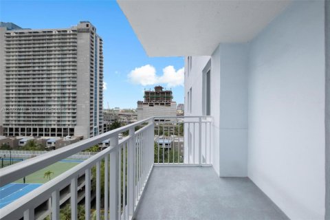 Купить кондоминиум в Майами, Флорида 2 спальни, 78.78м2, № 2069407 - фото 11