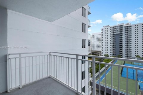 Купить кондоминиум в Майами, Флорида 2 спальни, 78.78м2, № 2069407 - фото 10