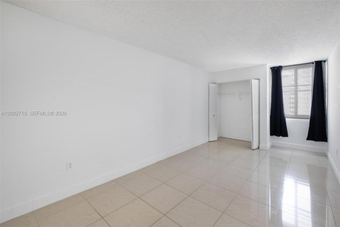 Купить кондоминиум в Майами, Флорида 2 спальни, 78.78м2, № 2069407 - фото 17